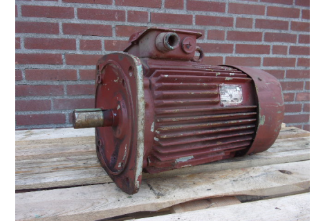 11 KW  2900 RPM As 38 mm, Used.